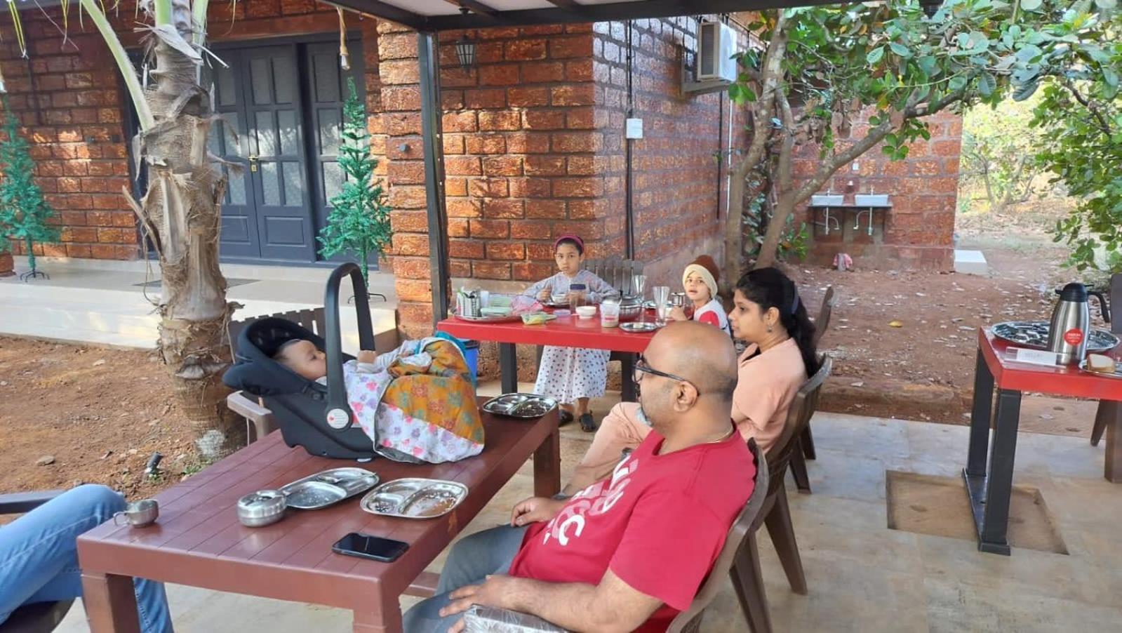 Saka Kadams Home Stay Guhāgar Екстериор снимка