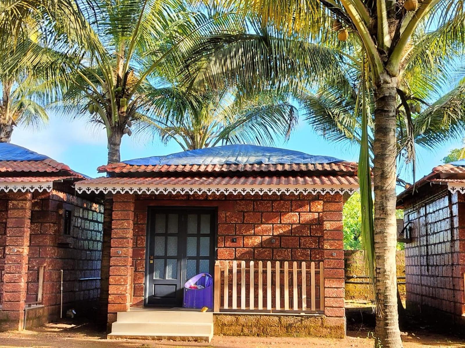 Saka Kadams Home Stay Guhāgar Екстериор снимка