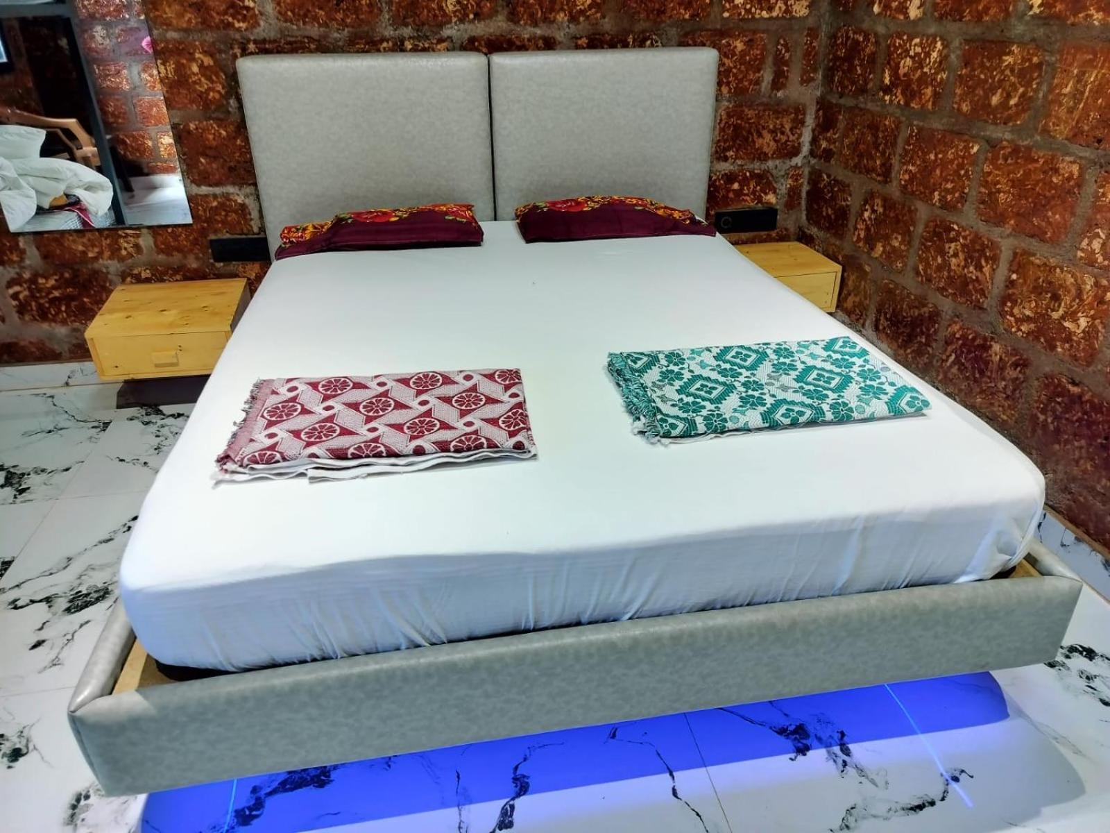 Saka Kadams Home Stay Guhāgar Екстериор снимка